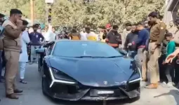 कानपुर में लैंबॉर्गिनी कार की टक्कर से छह लोग घायल, प्राथमिकी दर्ज