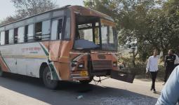 ट्रक में घुसी सैफई डिपो की बस; चालक समेत तीन घायल