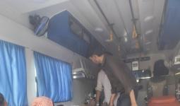 फिरोजाबाद हाईवे पर बाइक फिसली, युवक गंभीर घायल