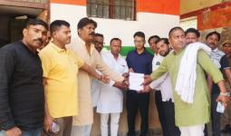 दिल्ली में खटीक समाज के युवक की हत्या के विरोध में टूंडला में सौंपा ज्ञापनने