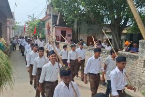 धनारी में राष्ट्रीय स्वयंसेवक संघ का भव्य पद संचलन, जन्म शताब्दी वर्ष पर उत्सव धूमधाम से मनाया गया