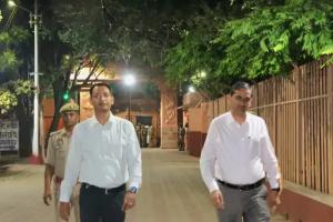 हाईवे पर पलटा धान से लदा ट्रक