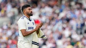 सिराज ने लगाया चौका, बुमराह की तिकड़ी से भारत का वेस्ट इंडीज पर दबदबा