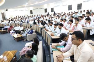 गौतमबुद्ध नगर में प्रशासन पर भारी है अवैध प्रापर्टी डीलर और बिल्डर