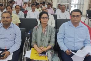 जिलाधिकारी के निर्देश: उद्यमियों की समस्याओं के निस्तारण के लिए विभागीय अधिकारी रखें ध्यान