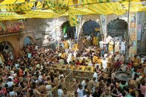 श्री बांके बिहारी मंदिर की स्थिरता और सुरक्षा का आकलन करने के लिए ऑडिट कर रही है आईआईटी की टीम