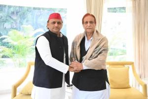 सपा प्रमुख अखिलेश यादव और आजम खां की मुलाकात, यह दल नहीं दिलों का रिश्ता है : तालिब