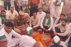 किसानों ने सर्विस रोड बनाने की मांग को लेकर धरना, किसानों के उत्पीड़न, बिचौलियों की भूमिका का आरोप