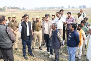 डीएम ने किया नवीन मंडी परिषद सिरसागंज का निरीक्षण