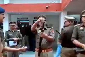 खेल-खेल में बंदूक चल जाने से 22 साल के एक निजी गार्ड की गोली लगने से मौत