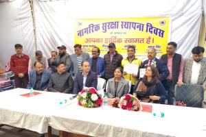 नागरिक सुरक्षा स्थापना दिवस : डीएम ने 51 जरूरतमंद व्यक्तियों को कम्बल वितरण किए 