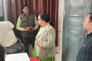 सीएमओ ने किया सामुदायिक स्वास्थ्य केंद्र का निरीक्षण 