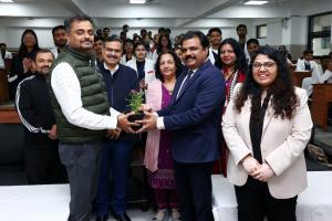 स्ट्रेस मैनेजमेंट में परिवार का संग अनमोल: प्रो. एनके सिंह