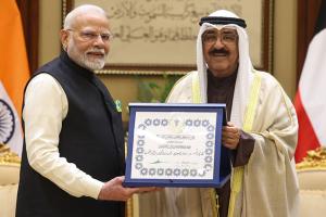 प्रधानमंत्री मोदी को ‘ऑर्डर ऑफ ओमान’ सम्मान से नवाजा गया