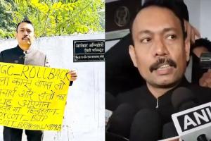 इस्तीफा देने वाले बरेली के नगर मजिस्ट्रेट अलंकार अग्निहोत्री ने कलेक्ट्रेट में धरना दिया