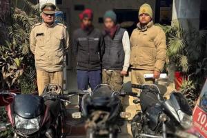 पुलिस की बड़ी कार्रवाई : मोटरसाइकिल चोरी के दो आरोपी गिरफ्तार, 03 बाइक बरामद 