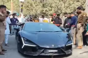 कानपुर में लैंबॉर्गिनी कार की टक्कर से छह लोग घायल, प्राथमिकी दर्ज