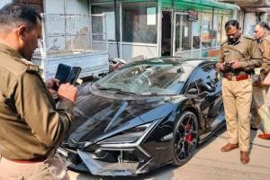 कानपुर लैंबॉर्गिनी टक्कर मामला : कार का तकनीकी निरीक्षण कर वि