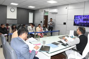 कम आवेदन पर नगर निकायों को फटकार, विशेष कैंप लगाने के निर्देश