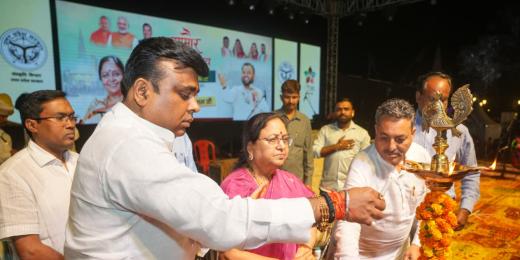 सामौर बाबा महोत्सव में कन्हैया मित्तल के भजनों से झूमा सिरसागंज, श्रद्धालुओं का जनसैलाब उमड़ा