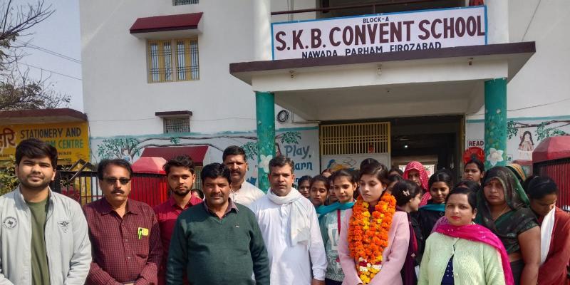 भावुक माहौल में शिक्षिका सोनम चौहान को दी गई विदाई