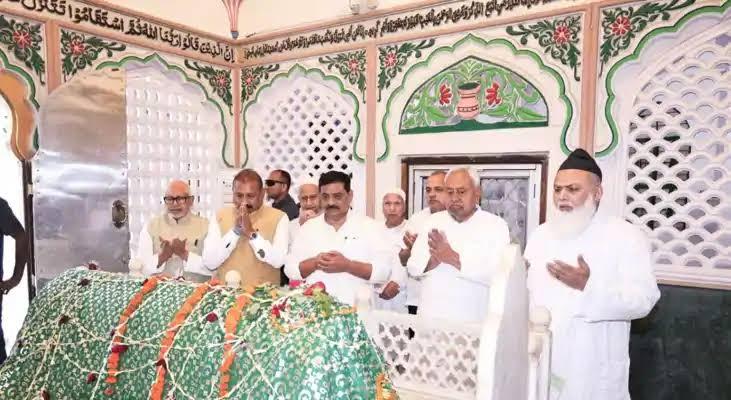 ईद पर नीतीश ने पटना में ‘खानकाहों’ का दौरा किया, बेटे निशांत पहुंचे गांधी मैदान